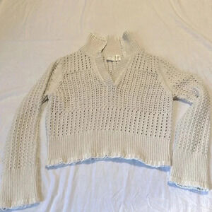 Joie cream color crop pullover sweater v neck size medium